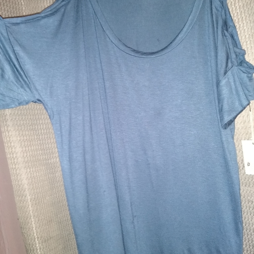 Glitz pull over top
